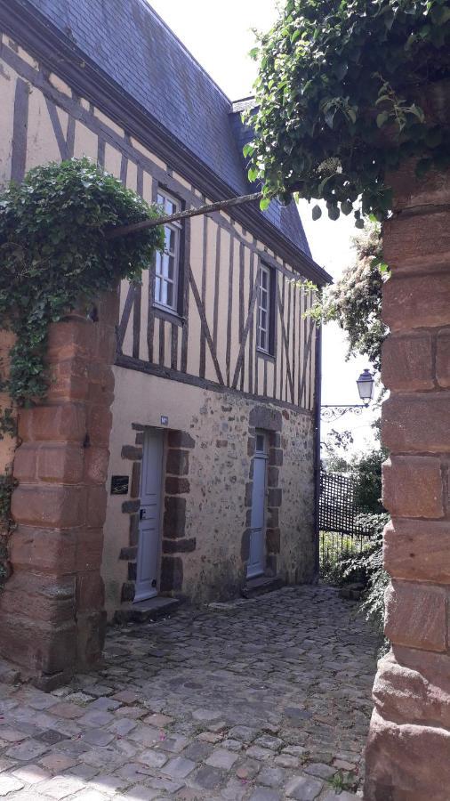 Petite Maison Romantique Au Calme, Coeur Historique Plantagenet, Vue Ville Le Mans Bagian luar foto