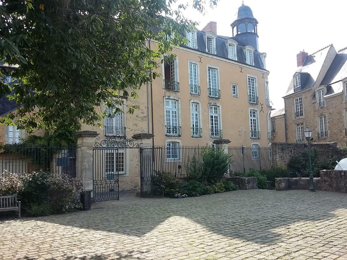 Petite Maison Romantique Au Calme, Coeur Historique Plantagenet, Vue Ville Le Mans Bagian luar foto